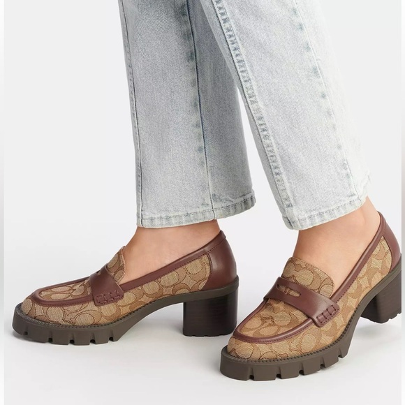 COACH Colleen Loafer In Signature
Jacquard size 9. - Picture 4 of 12